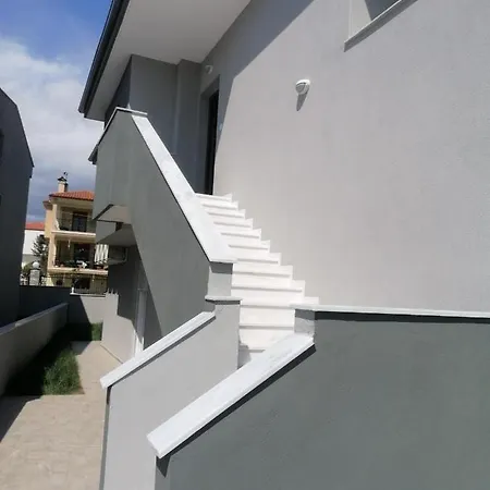 Paparouna 5 Min From *